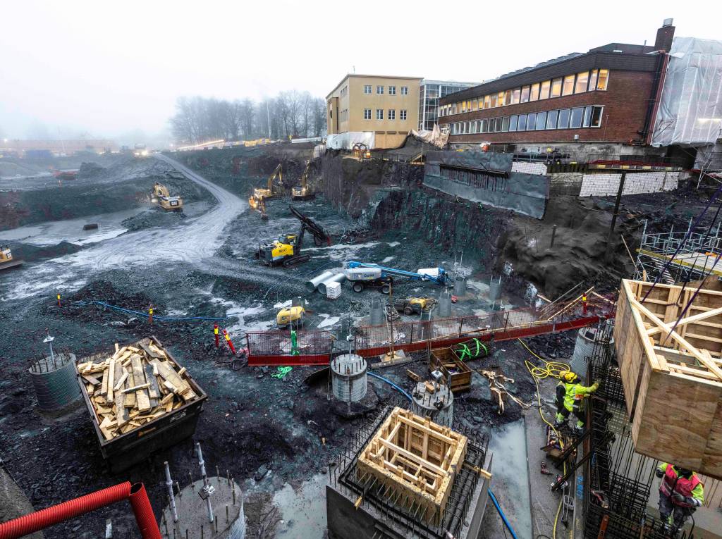 Her nord i byggegropen har man startet arbeidet med å bygge utvidet campus for VID vitenskapelige høgskole. 