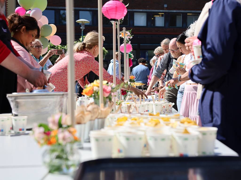 Ingen gatefest uten mat og drikke.